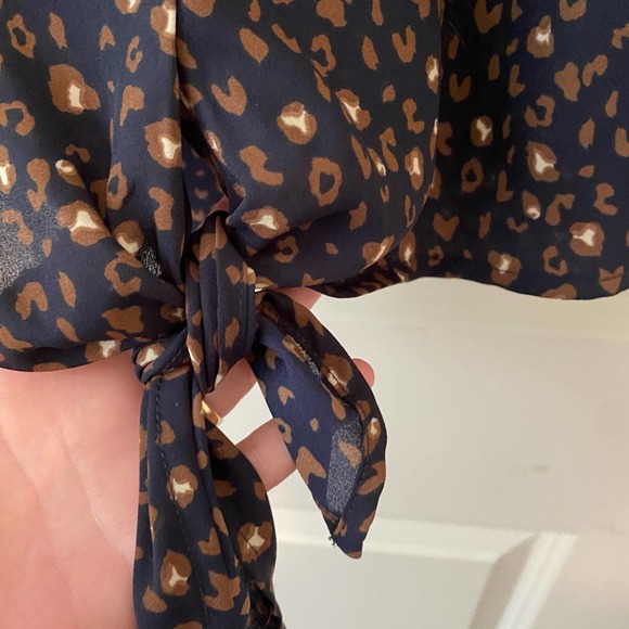 West Kei Navy Blue Blouse Sheer Tie Front Size XS - Picture 5 of 6